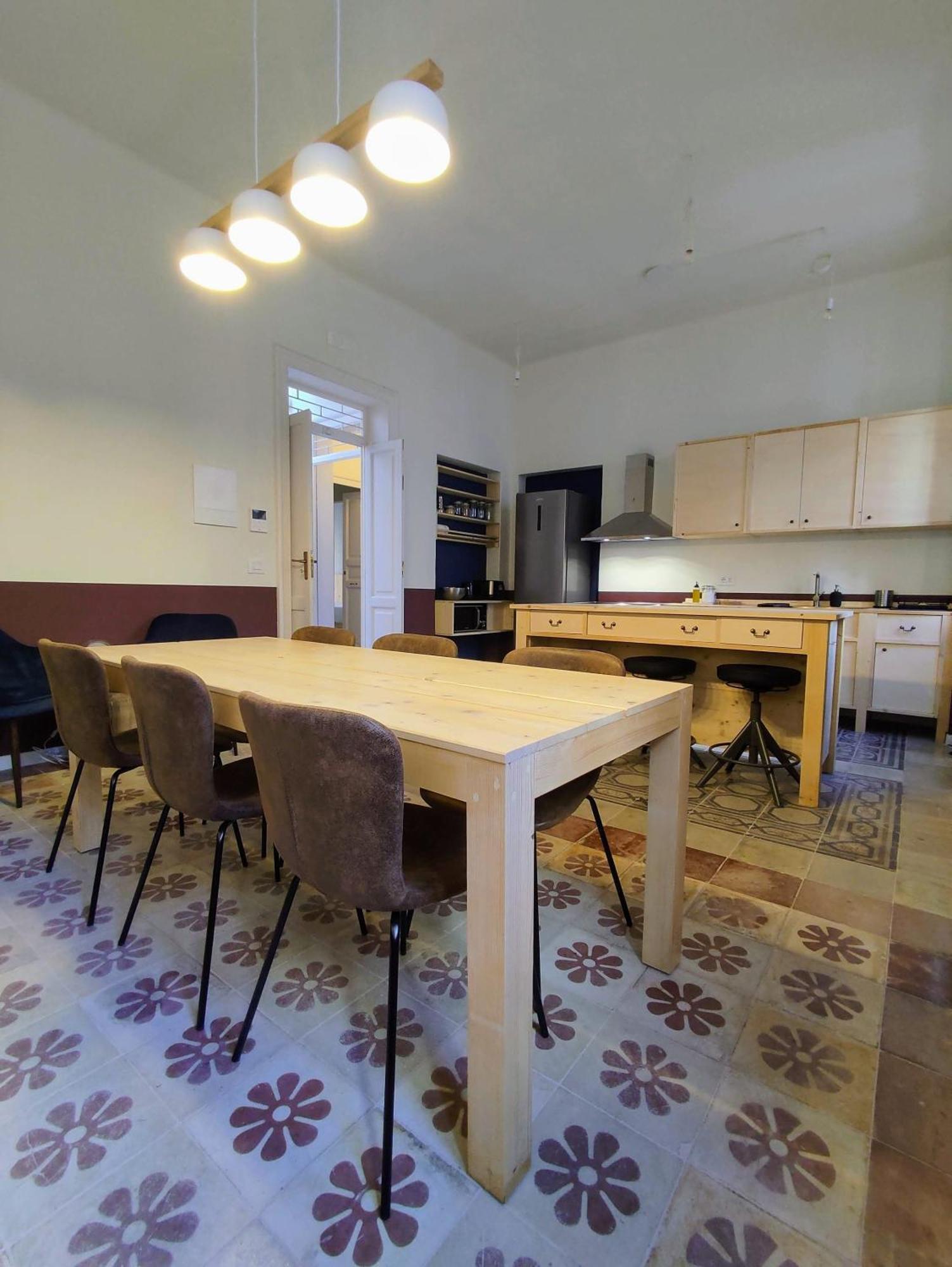 Lostabile Guesthouse & Coworking บารี ภายนอก รูปภาพ